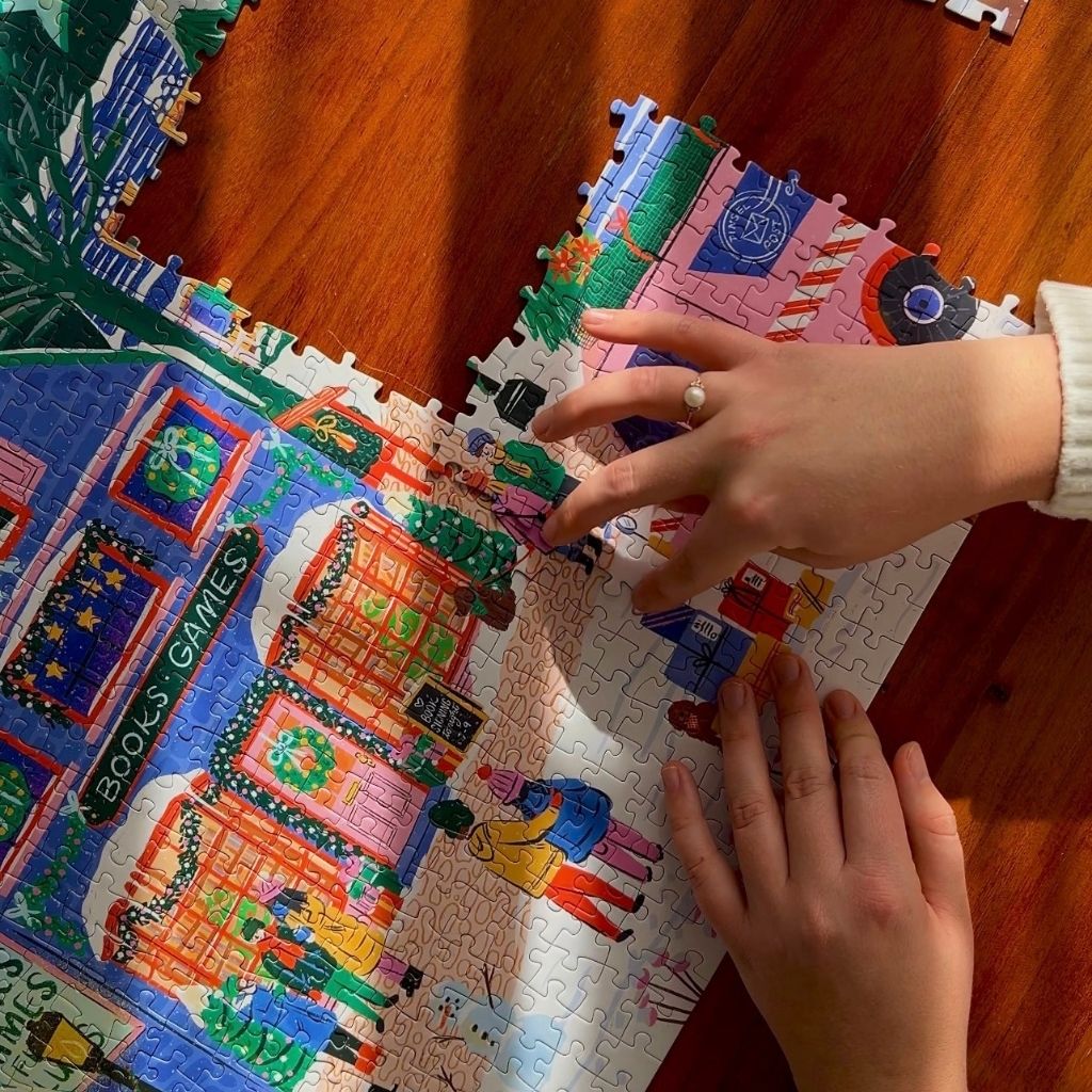 La Komplice puzzle artwork by independent artists